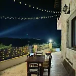 Anesis House *