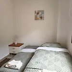 Anesis House *
