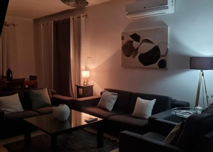 Anesis House Semesterbostad